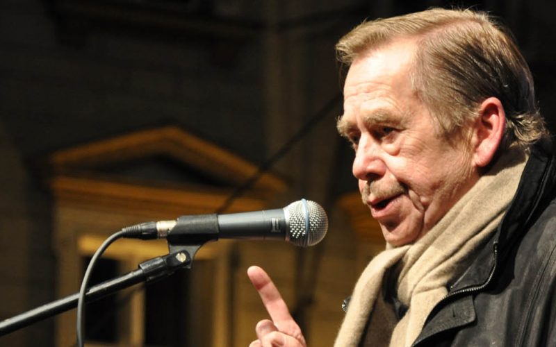 Havel: ritratto a più voci di un presidente straordinario